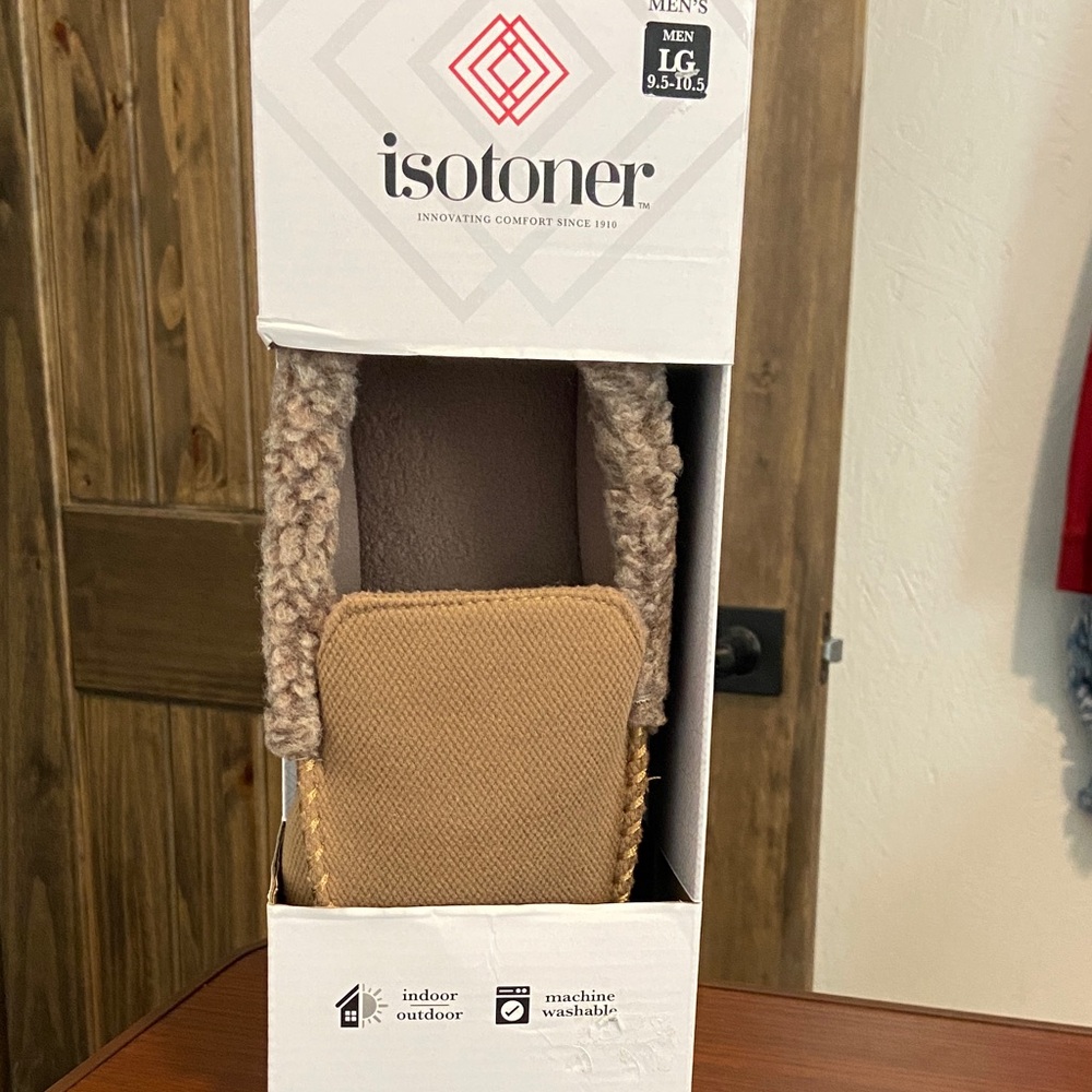 Isotoner Men's Beige Slippers